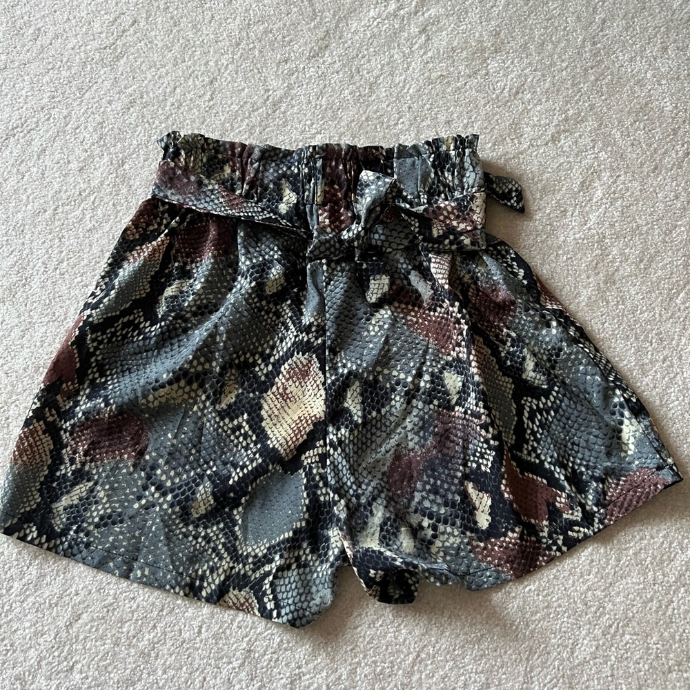 Snake Print Tie shorts Size Small